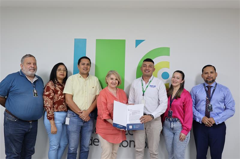 UCC Santa Marta firma convenio con Fondo de Empleados de la Sociedad Portuaria para ampliar oportunidades educativas